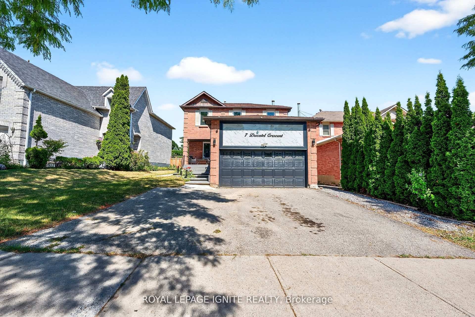 Welcome to this beautiful detached 2 storey home in prime Durham Ajax !
