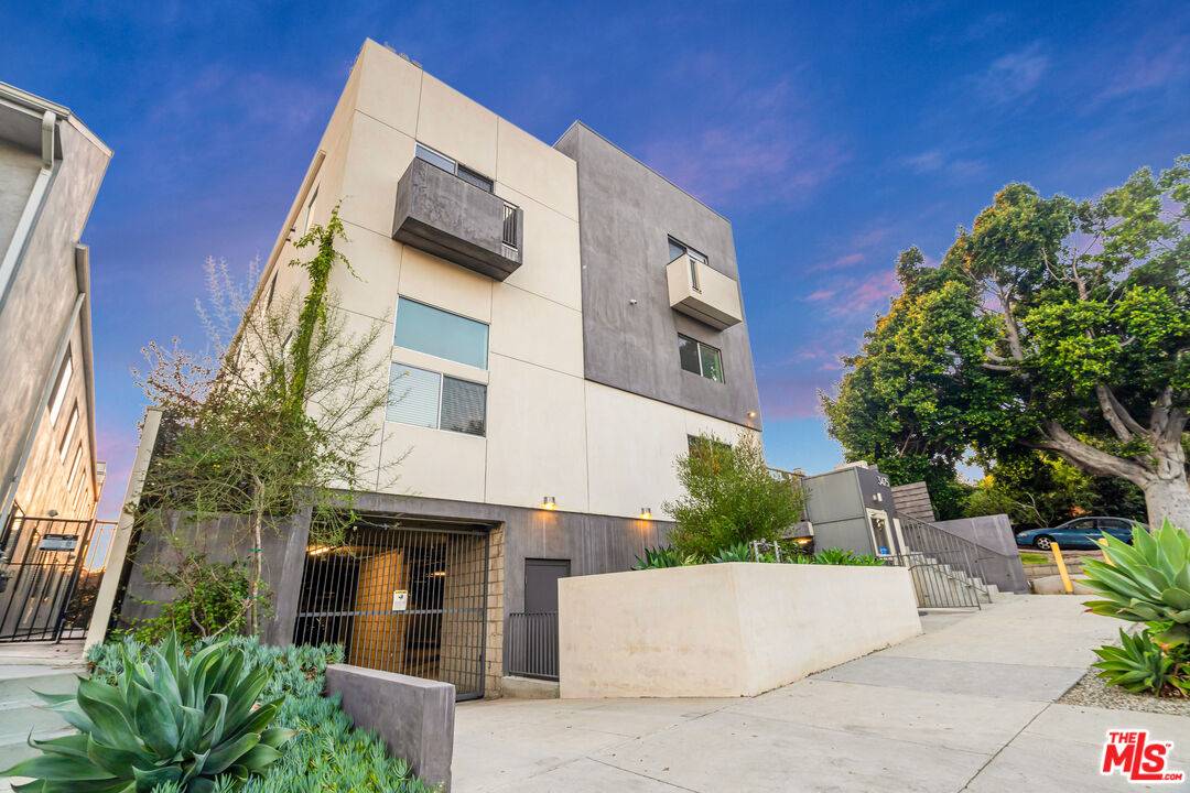 3475  S Bentley Ave 2.0 LA