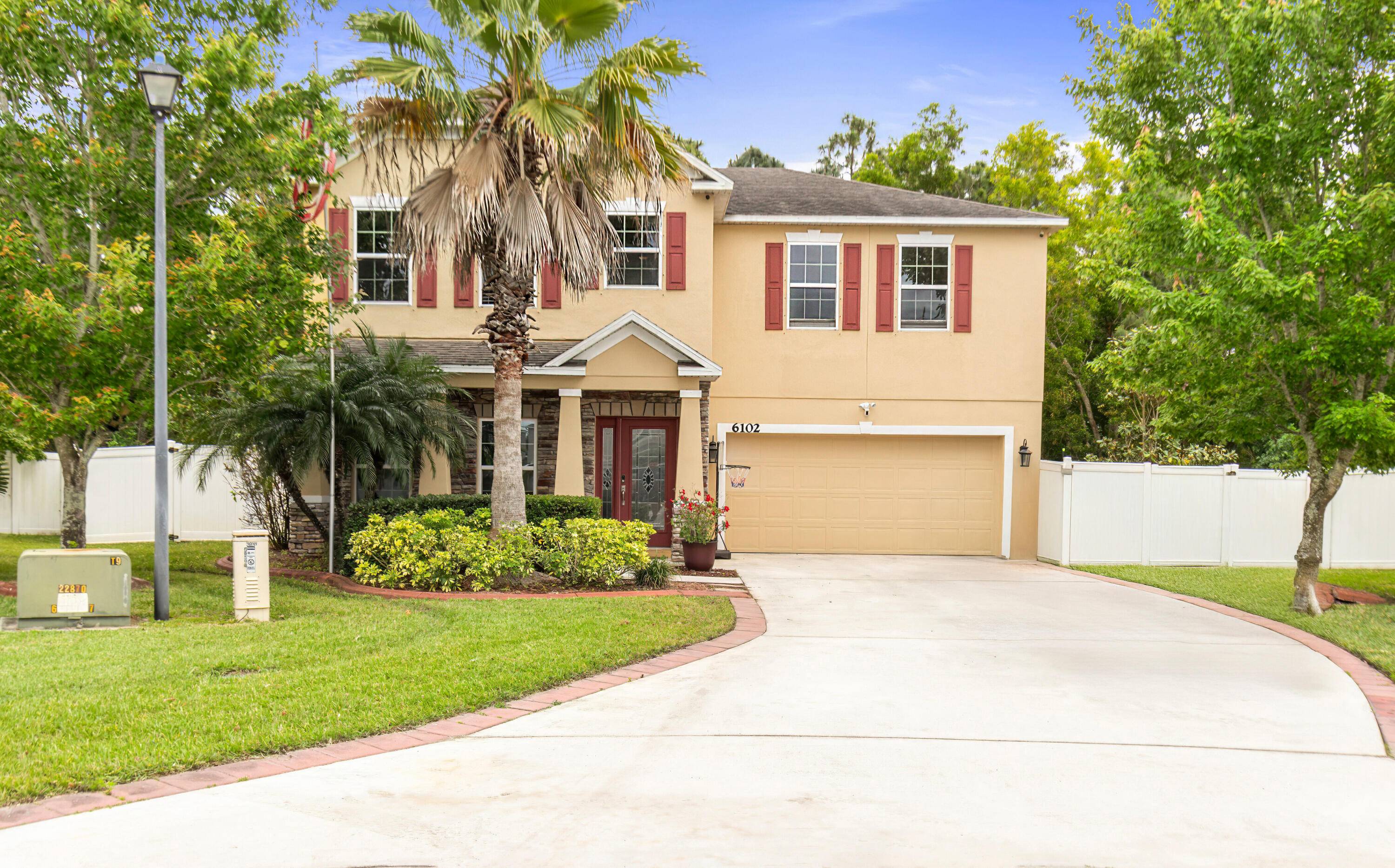 Absolutely gorgeous property located in the Winterlakes Community in St.