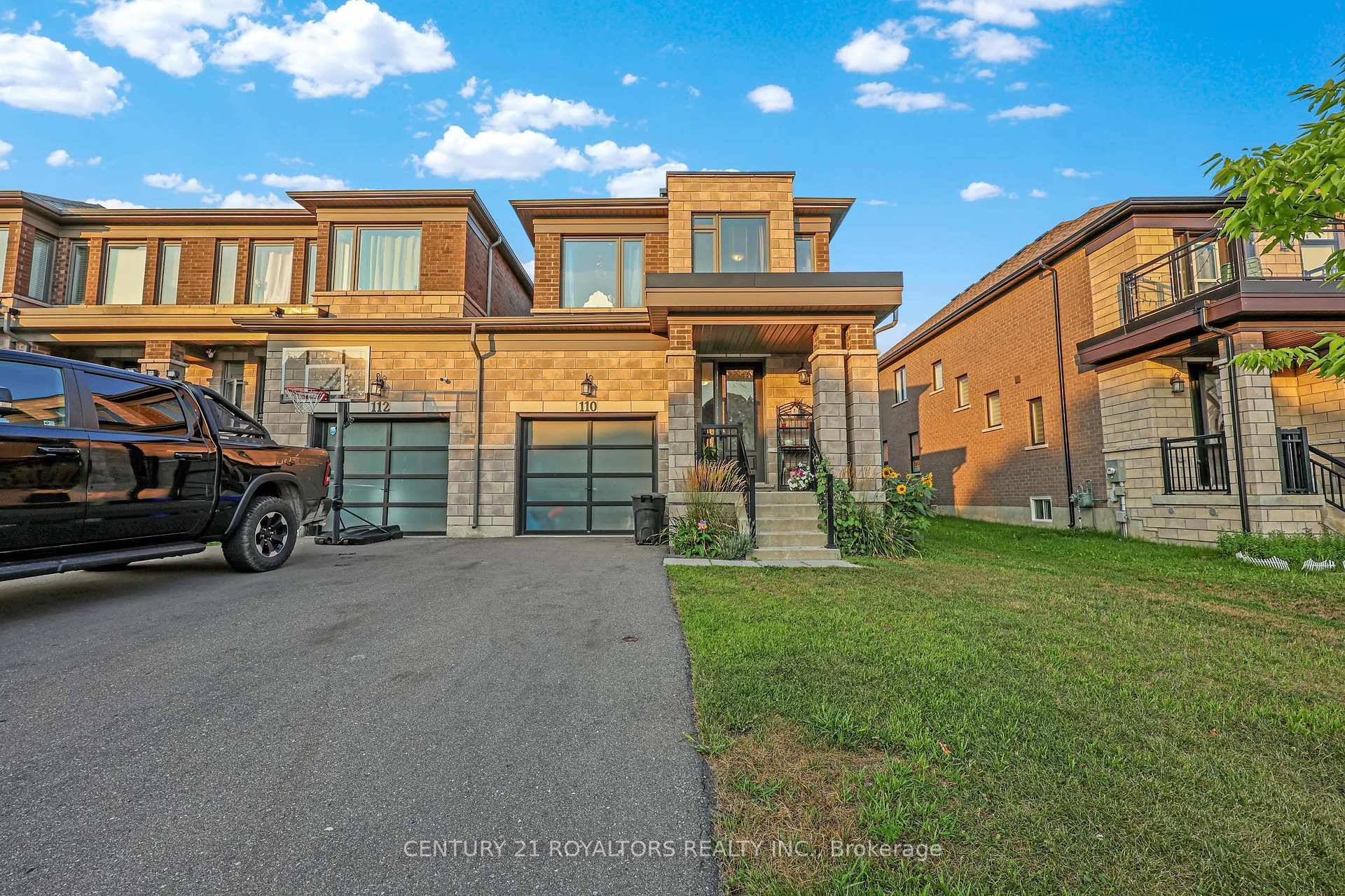 Welcome To This Beautifully Maintained 4 Bedroom End Unit Townhome, Designed To Feel More Like A Detached Home With Its Expensive Layout And Private Feel.