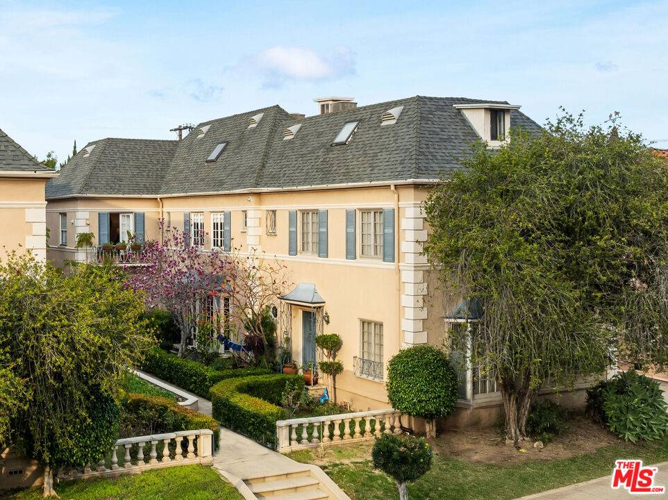 6427   Orange St 7BR Beverly Grove La