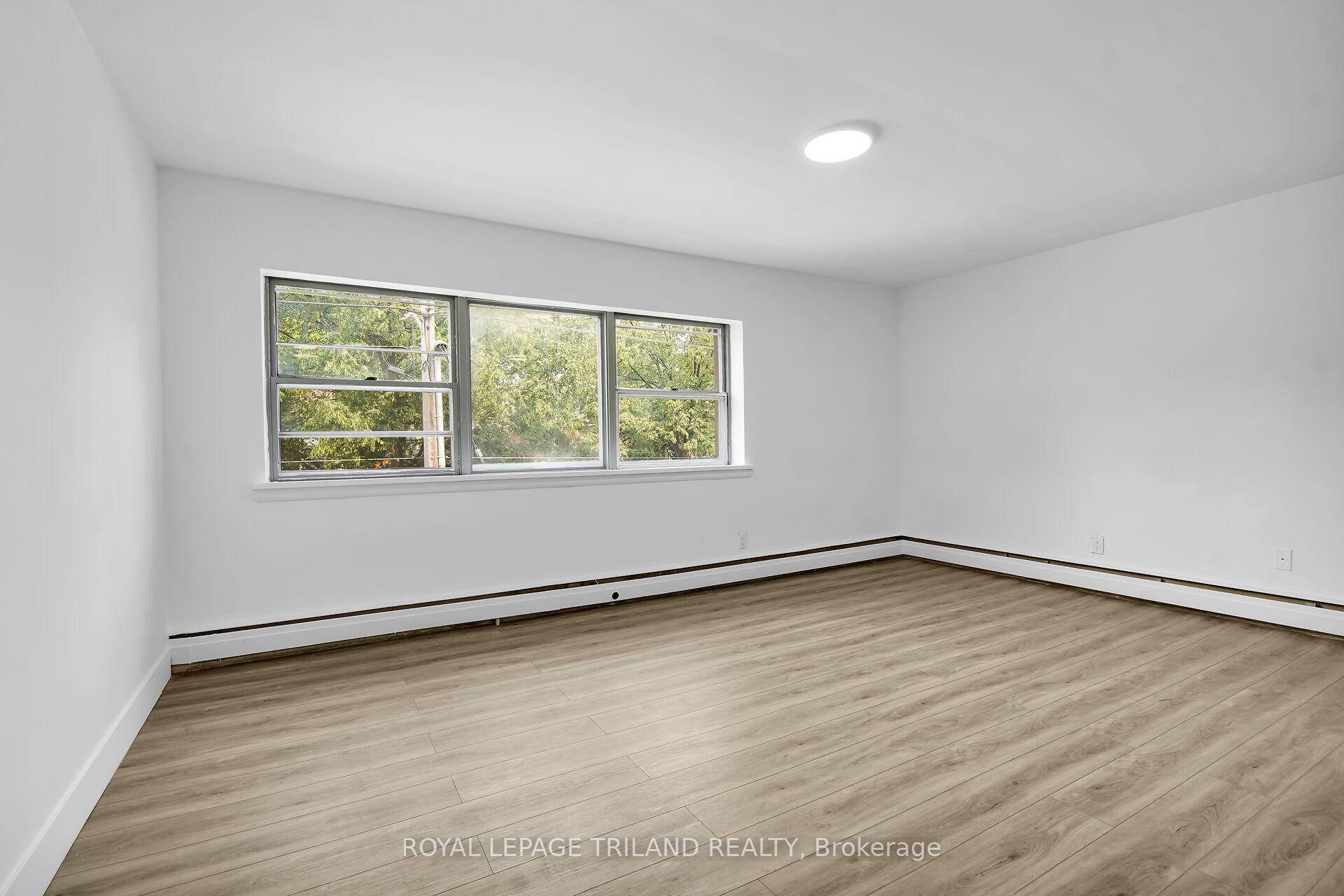 Located in the heart of charming Wortley Village, this unit offers a fantastic opportunity to live in one of London's most sought after neighbourhoods.