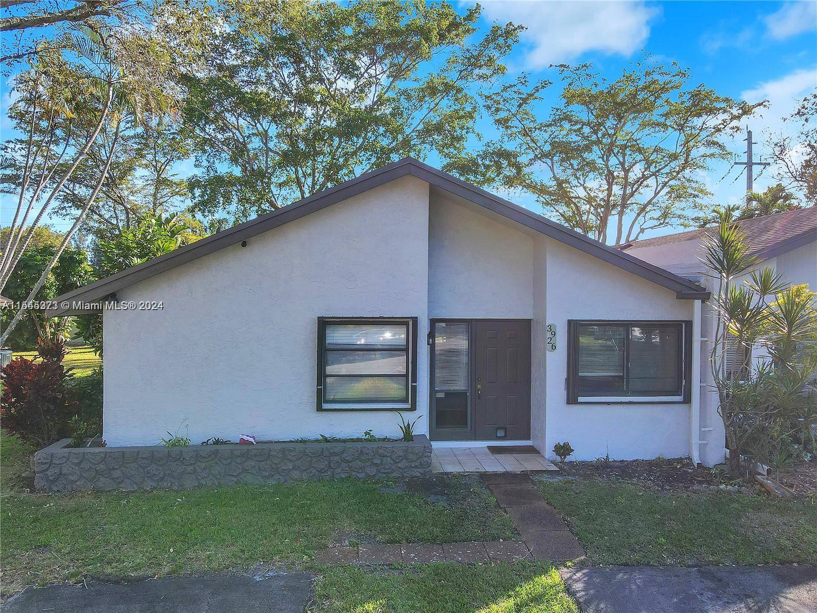 This villa features a spacious and comfortable split floor plan with 3 beds and 2 baths.