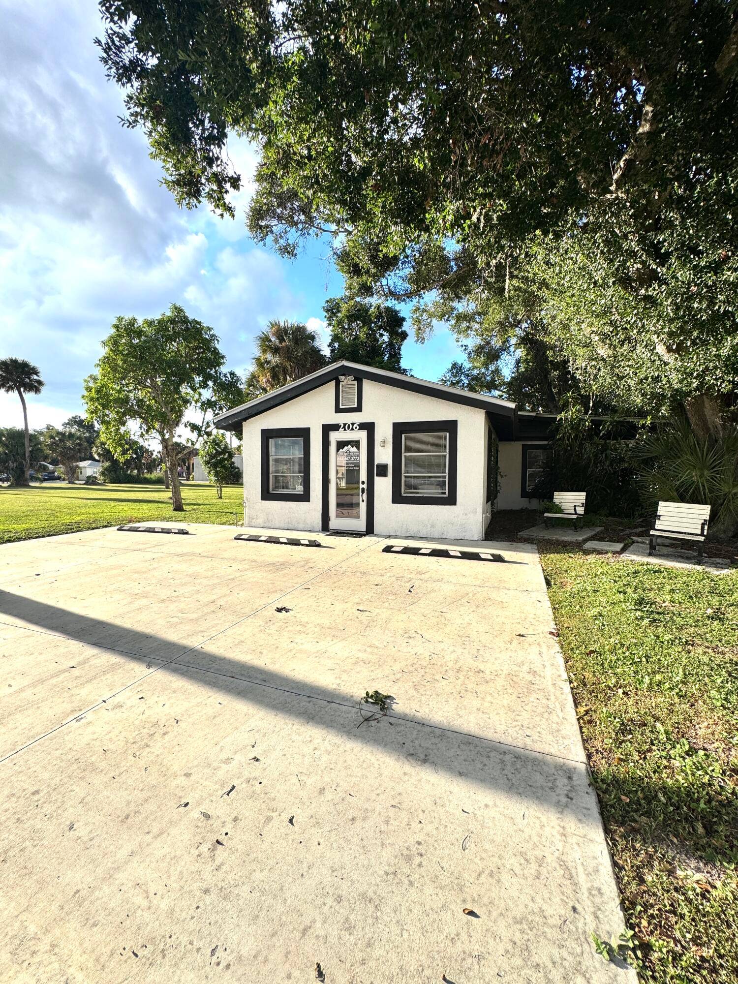 OFFICE This beautifully remodeled stand alone office is ready to display your business !