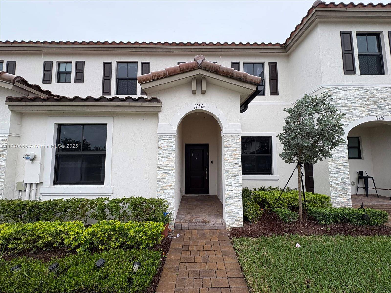 Spectacular villa FOR INVESTORS located in the sought after Corsica by Lennar community !