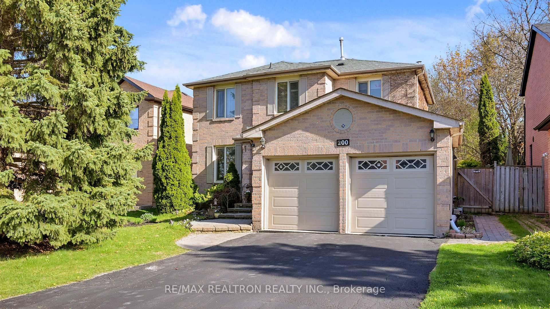 Welcome to stunning detached 2 storey dwelling, 4 bedroom nested in the prestigious Glenway Estate, prime lot size of 50X178 with permitted Legal dwelling one bedroom basement apt.