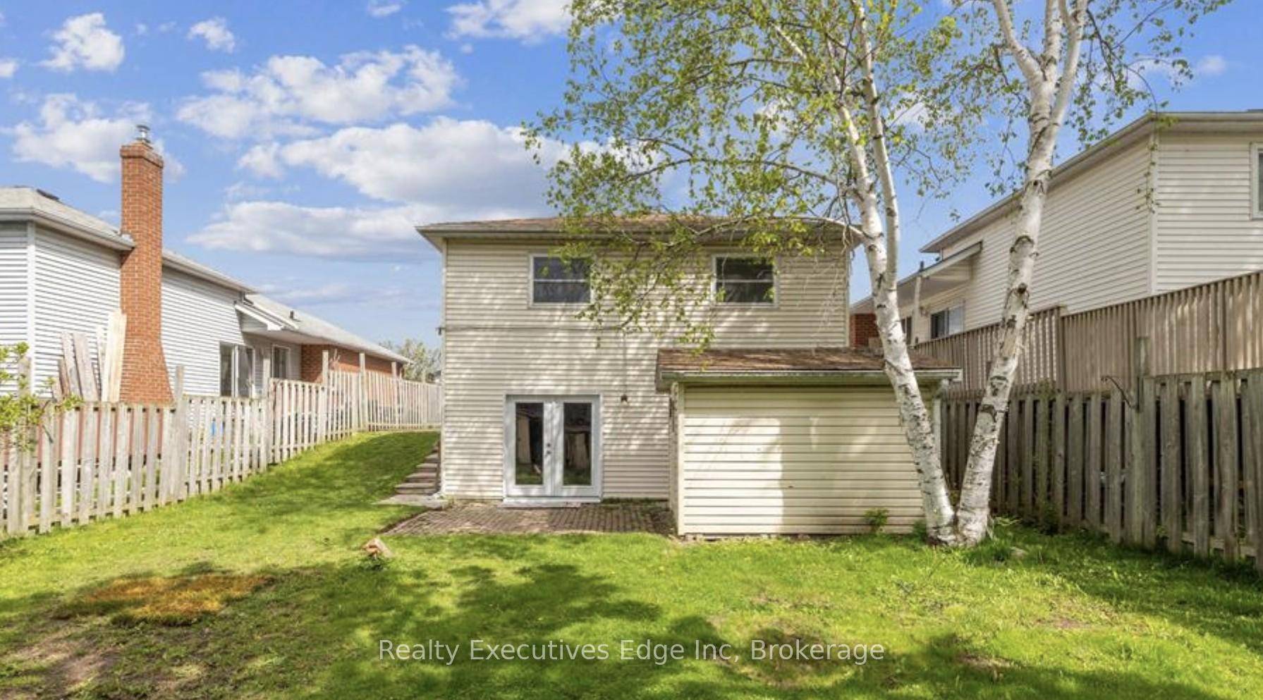 A legal walkout Basement with Spacious living room, 3 bedroom, 1 bath, 1 parking 2nd parking optional, in unit laundry available immediately.
