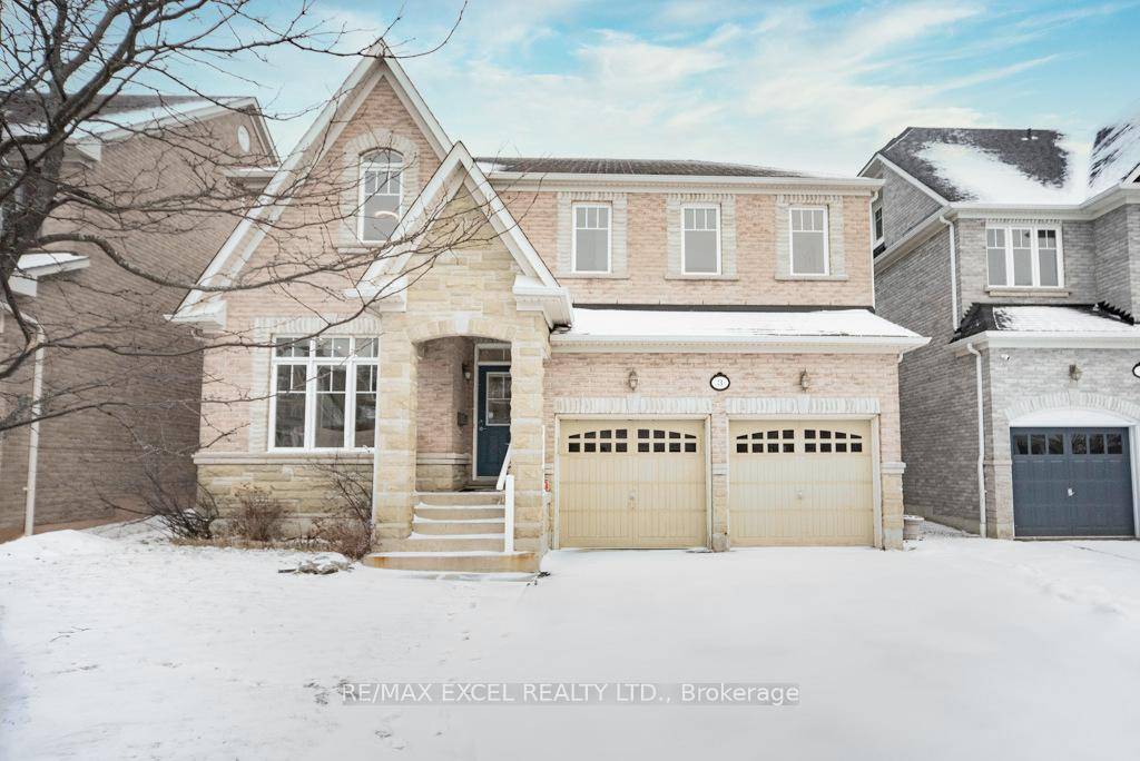 Welcome to this exquisite Monarch detached home !