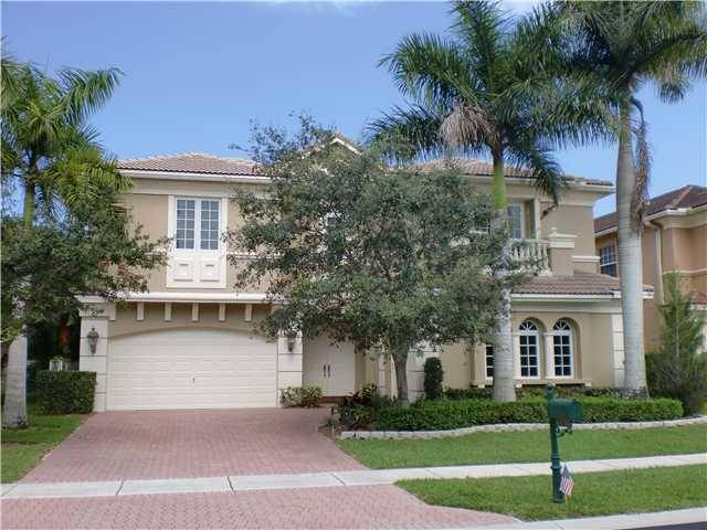 SPECTACULAR ESTATE HOME, SPACIOUS 6 BED, 4 BATHS, 3 CAR GARAGE TURN KEY HOME IN SOUGHT AFTER PALMA VISTA.