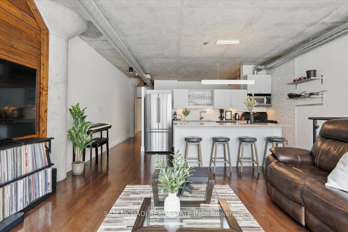 BUYER ALERT SELLER WILL COVER 1 FULL YEAR OF MAINTENANCE FEES amp ; PROPERTY TAXES You Read That Right !