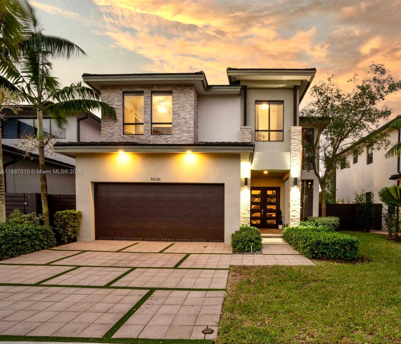 Welcome to Nirvana ! ! ! This property is in the highly sought after community in West Kendall called Serenity.