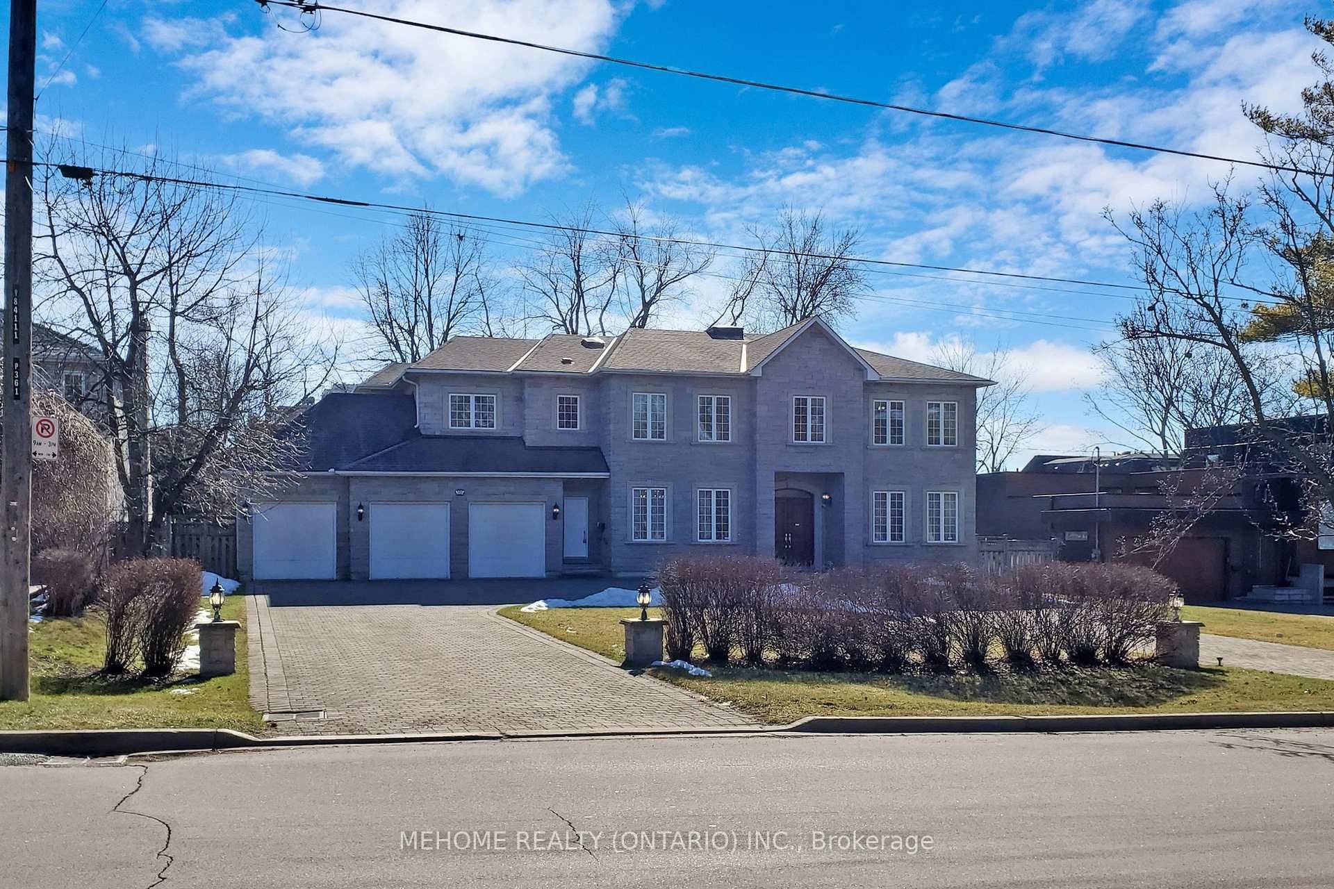 Unrivalled Elegance Nestled Custom Built Home With Rare Huge Lot 100 Ft X 190 Ft On Quiet Spring Garden !