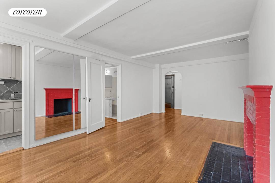 Welcome to your new sanctuary at 140 East 28th Street, Unit 5A !