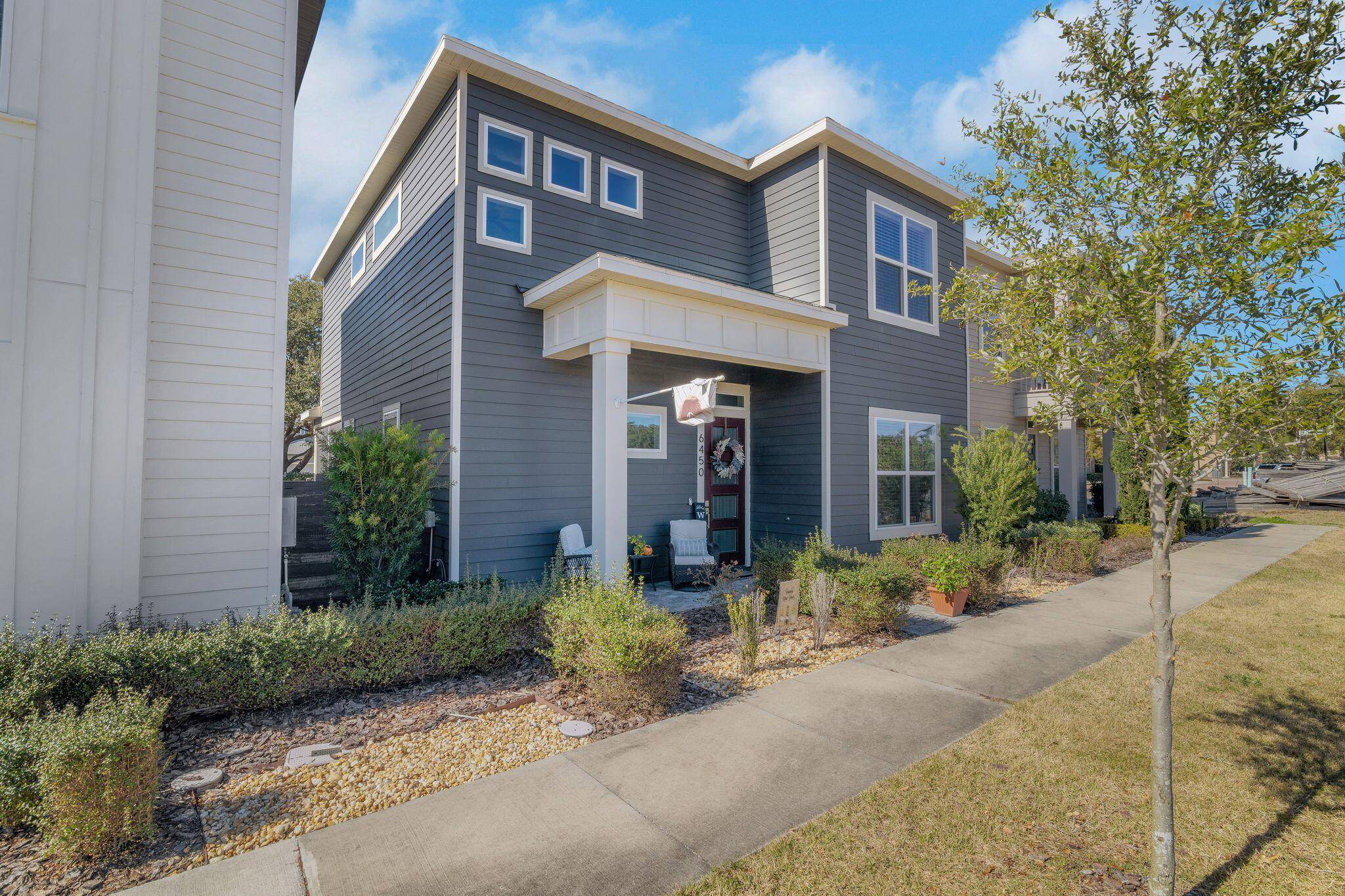 Step into this stunning 2020 built home in the highly desirable Grand Preserve of Kanapaha.