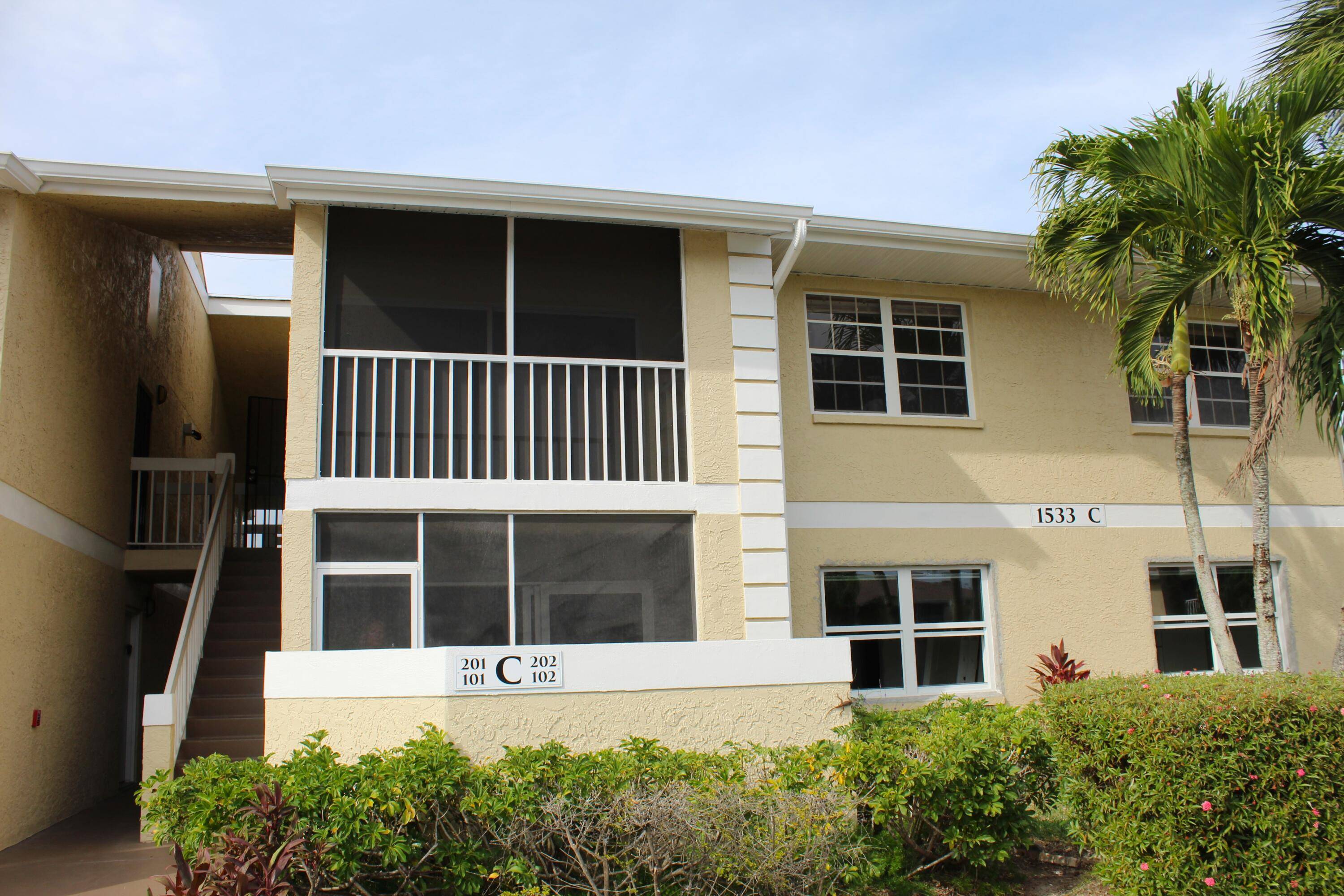 Beautiful two bathroom, two bathroom second floor condo in the highly desired community of Midport II.