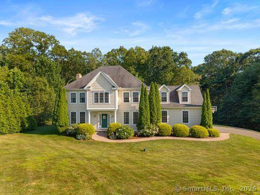 3 Autumn Ridge is an enclave of just eleven custom built homes.