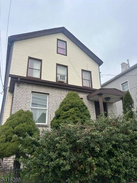 Jackson Ave Elizabeth City New Jersey Single-Family
