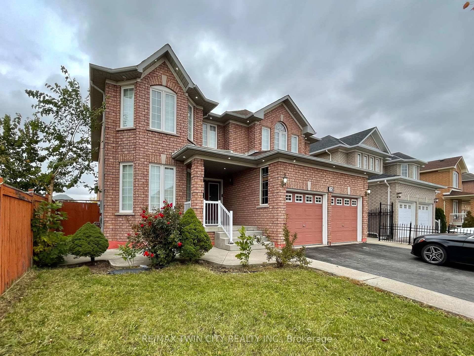 Bright and spacious 2 bedroom basement apartment with separate entrance !