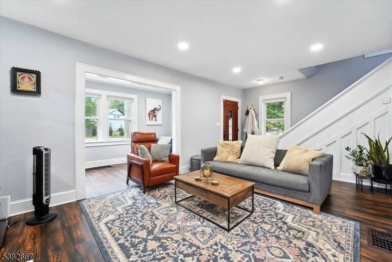 Welcome to this beautifully updated 3 bedroom, 1.