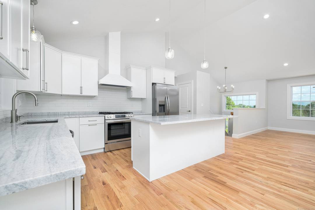 Located on one of Manchester's most desirable location and surrounded by 177 acres of conservation land, this brand new construction is a great choice for those who are looking for ...