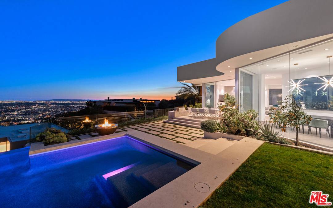 9305   Nightingale Dr 5BR Sunset Strip La