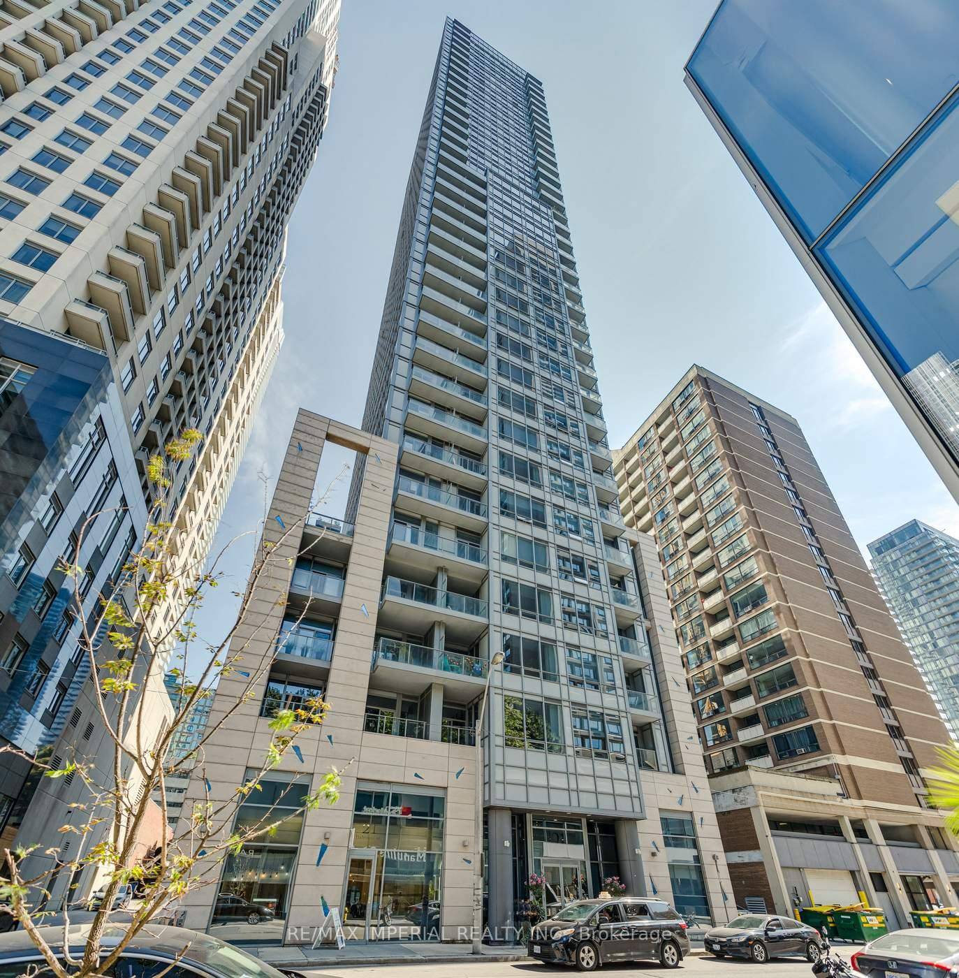 Welcome to the luxurious Crystal Blu Condo in Yorkville, where elegance meets convenience in one of Toronto's most desirable neighbourhoods.