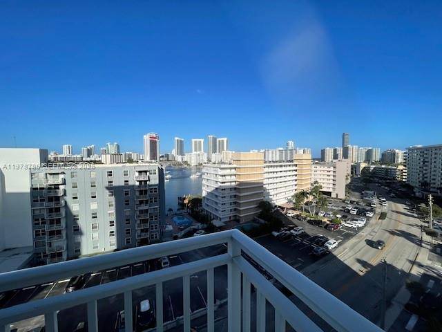 360 virtual tour ! Boutique Coastal Living !