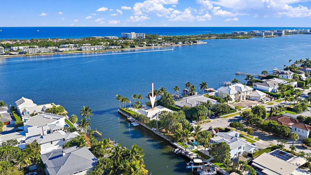 Beautifully renovated in College Park on the Intracoastal.