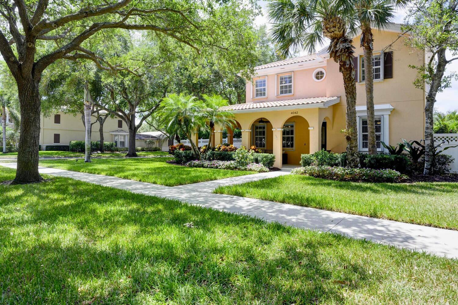 Every once in a while, the opportunity arises to own a unique property in Abacoa that includes a huge yard, a pool and a guest suite over the garage.