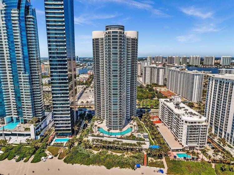 Nearly 1900 Sq ft Gorgeous and luminous Ocean View 2Bed 2.