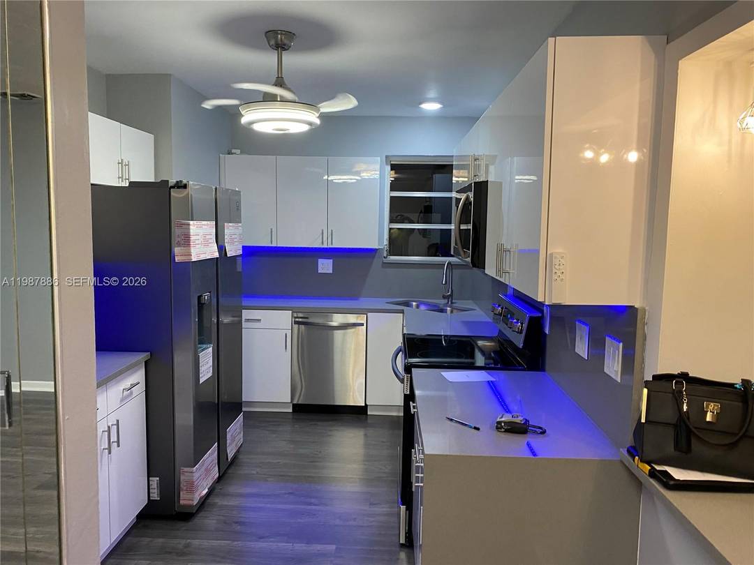 Spacious 3 bedroom, 2 bath single family home located in the desirable West Park area, offering a fantastic opportunity for both homeowners and investors.