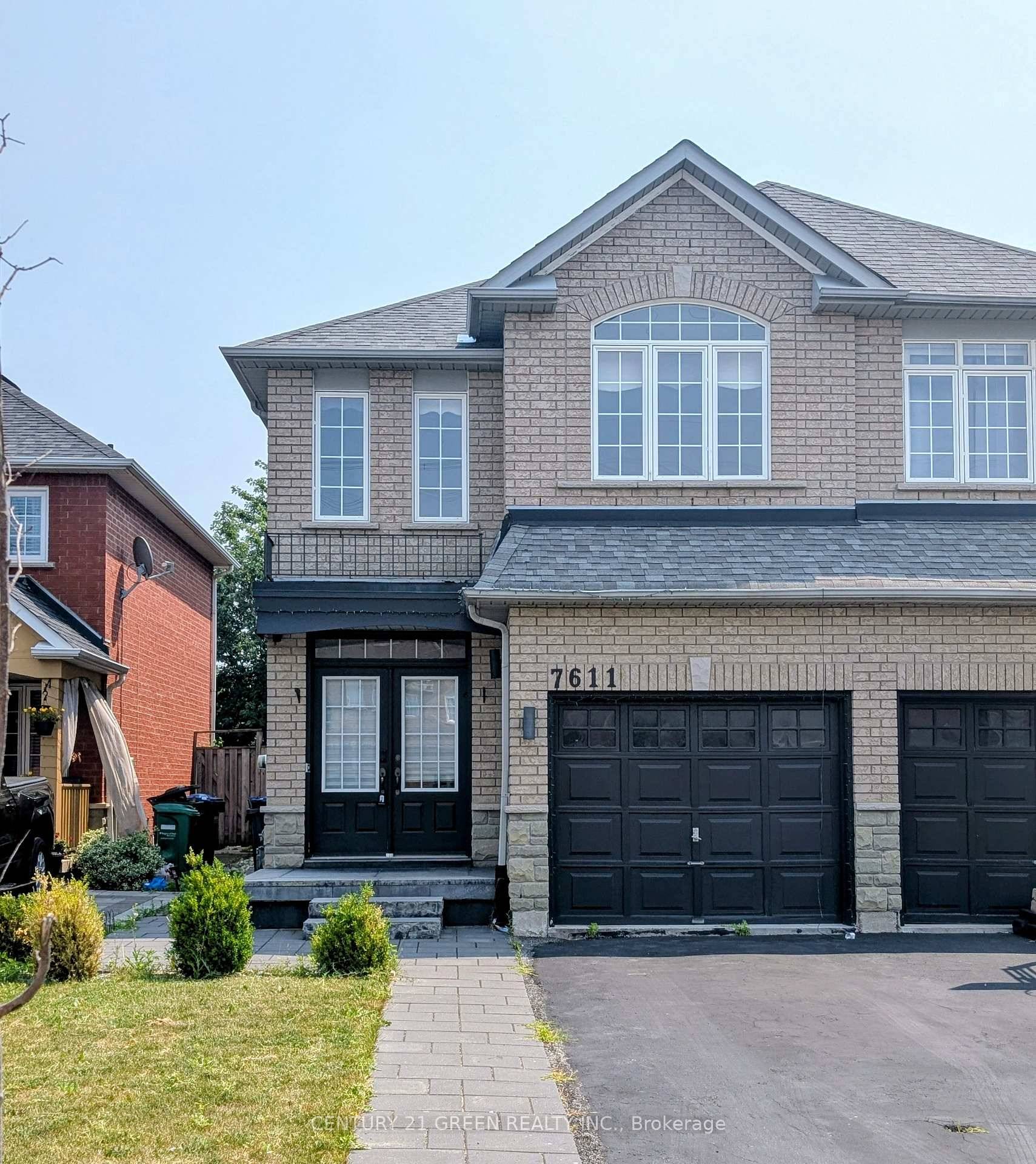 For Lease of Entire Home Beautifully upgraded and spacious 3 1 bedroom, 4 bathroom semi detached home in the sought after Lisgar community of Mississauga.