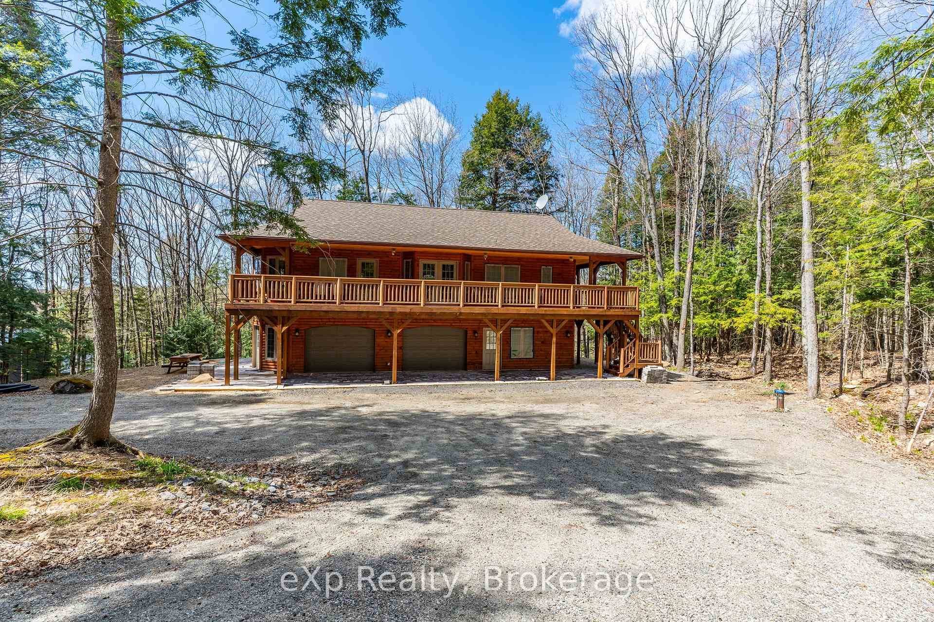 Custom Built 2023 Chalet style Welcome to 35 Keefer Street, this 2 1 bedroom, 3 bath home is ideally positioned within one of Haliburton's subdivisions of unique homes.