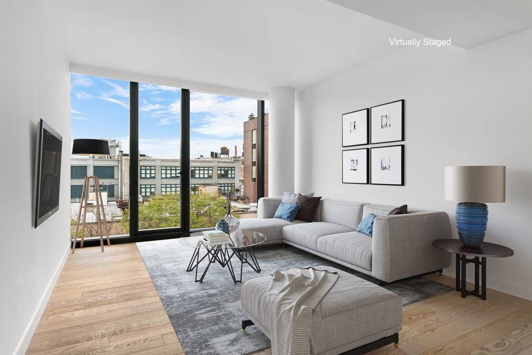 INVESTOR UNIT Tenant in place through December 2026 Perfect one bedroom at The CORTE, a brand new full service building in Long Island City.