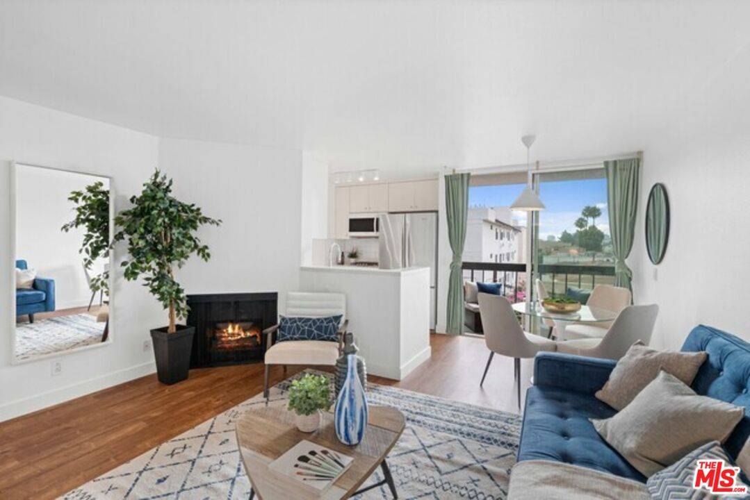 7320   Hawthorn Ave 1BR Hollywood Hills East La