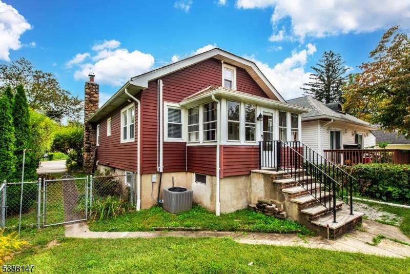 Lakefront living in Denville !