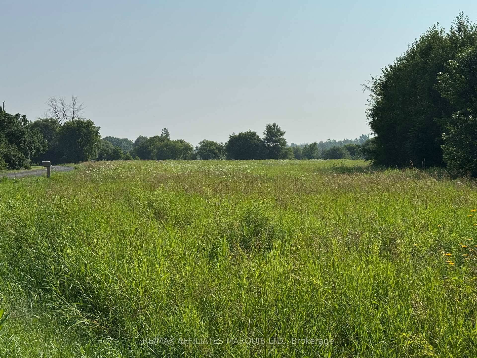 LOOKING FOR A BUILDING LOT ?