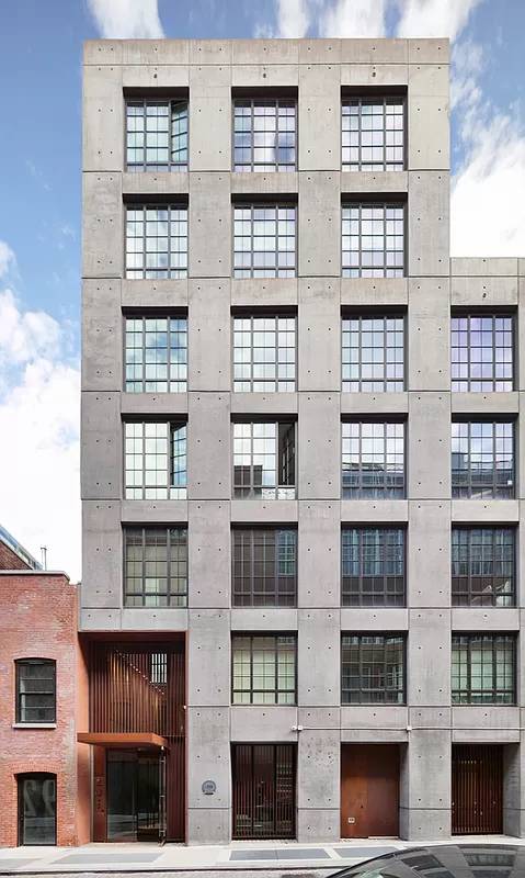 This spacious and sought after, corner one bedroom apartment in 205 Water Street, one of the DUMBO's premier full service condominiums LEED Gold Certified is located in most authentic and ...