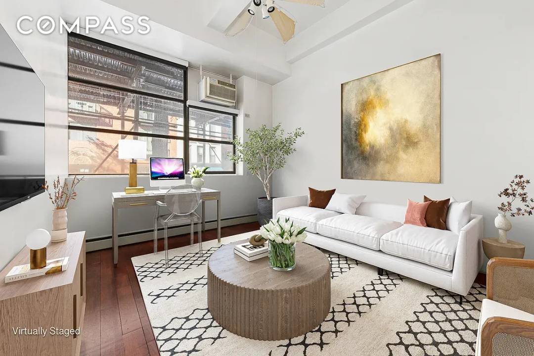 Chic Upper East Side Loft Where Downtown Edge Meets Uptown Elegance Discover the perfect blend of modern downtown design and classic Upper East Side sophistication in this stunning duplex loft.