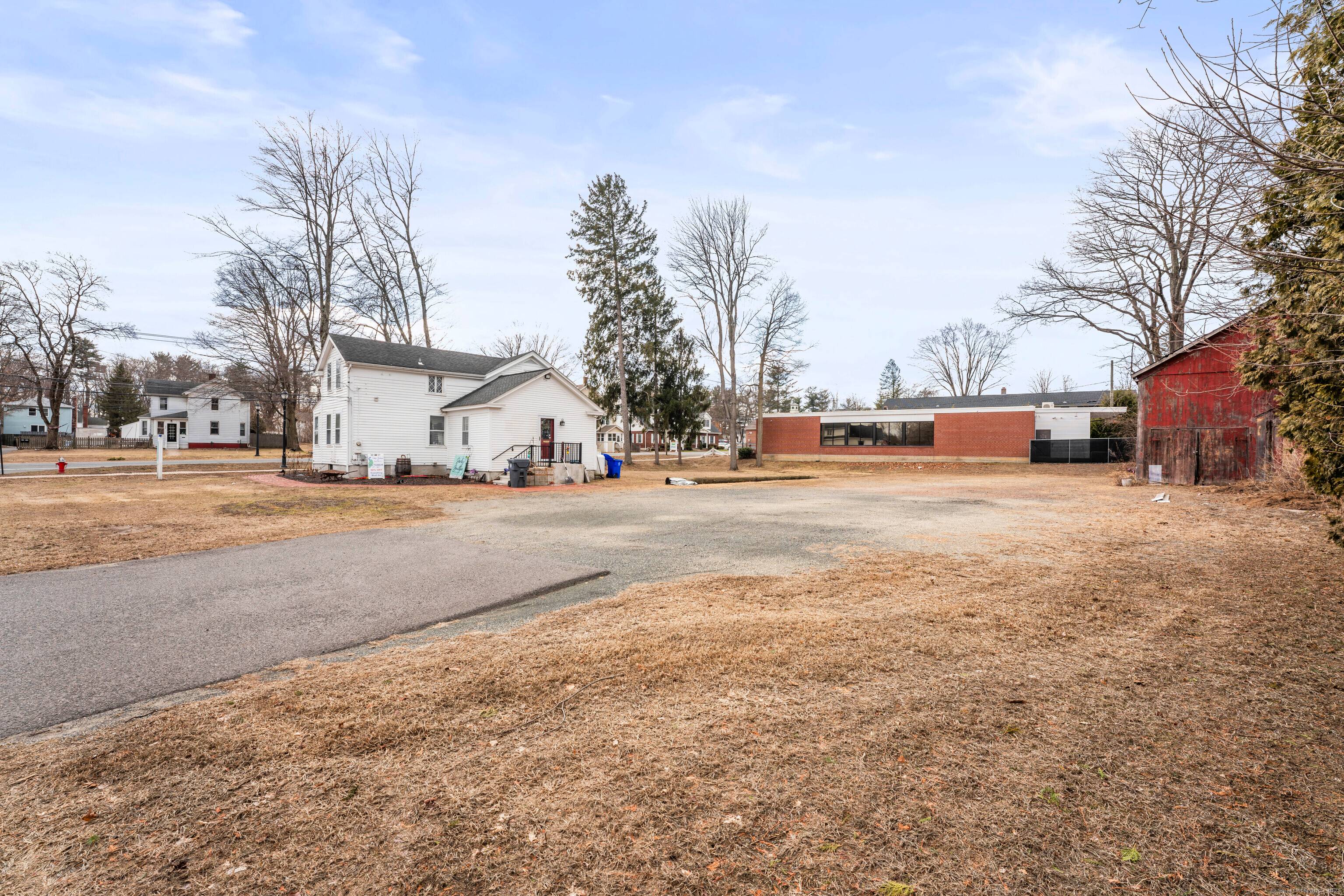 Versatile Commercial Residential Property on Hazard Ave, Enfield !