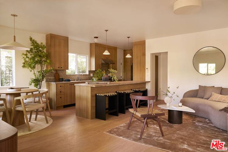 2411   Abbot Kinney Blvd 2BR Marina Del Rey La