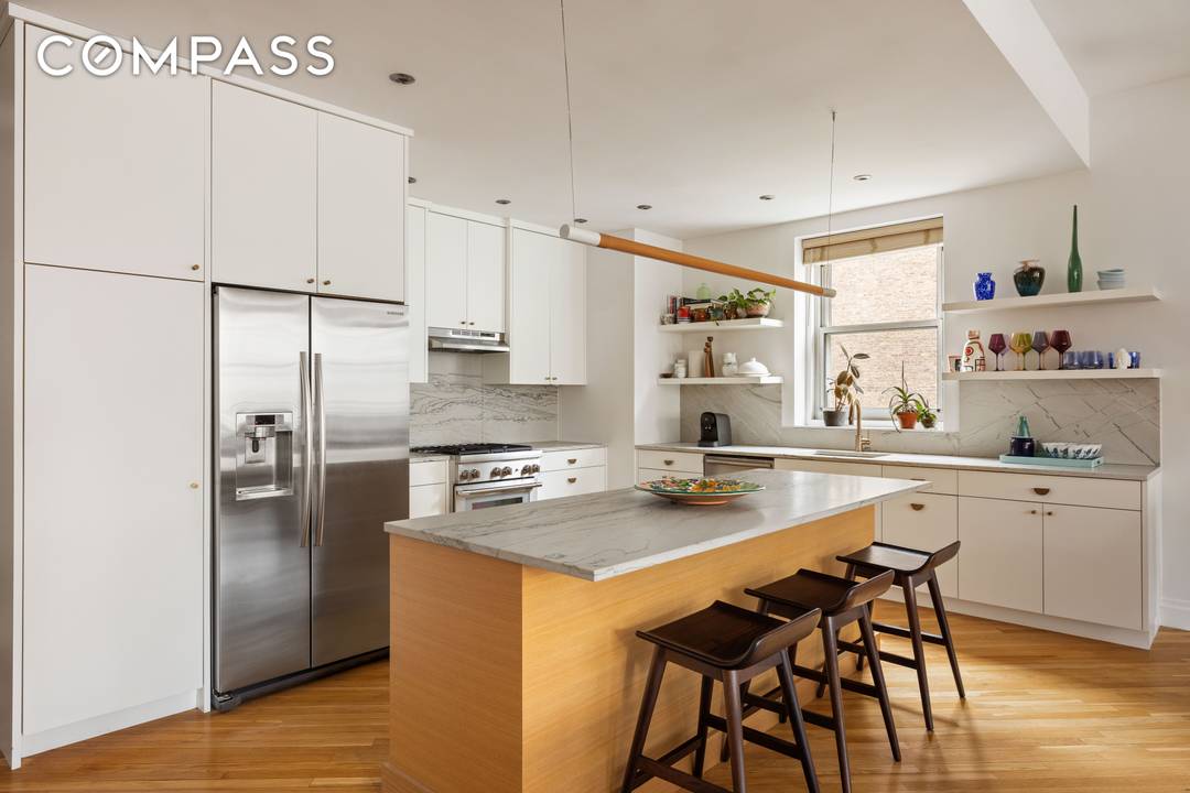 Welcome to this exceptional home a rare and generously proportioned 3 bedroom duplex that delivers the scale and warmth of a genuine loft with the finishes and sensibility of a ...