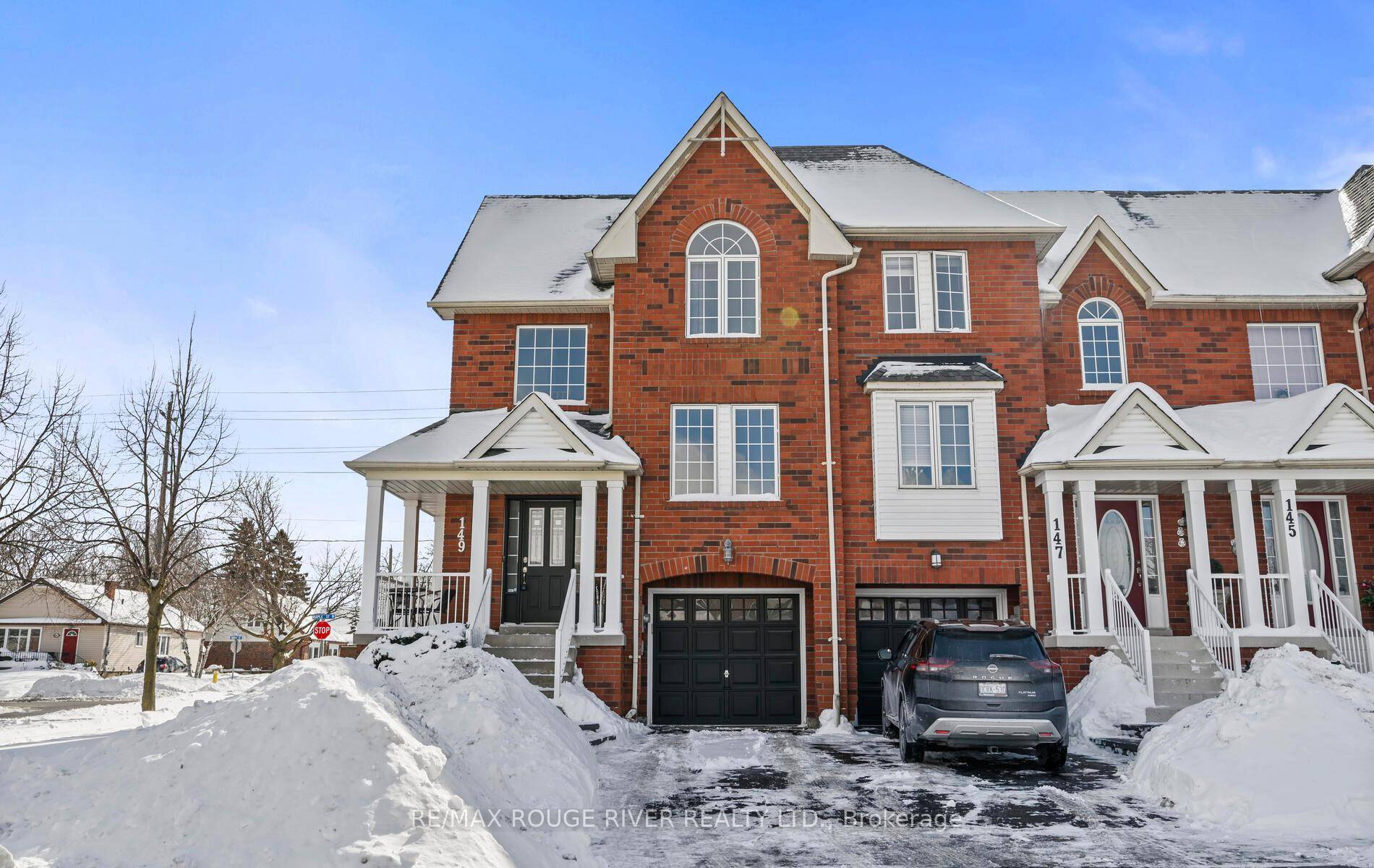 Beautiful two story end unit freehold townhouse in a great location.