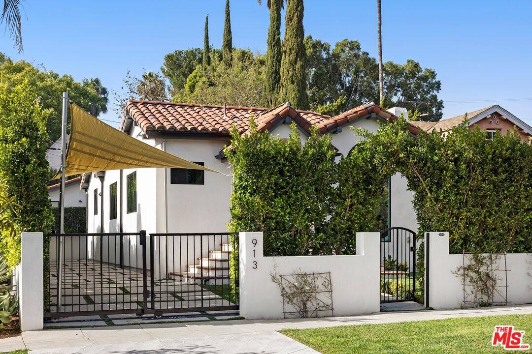 913  S Mullen Ave 4BR La