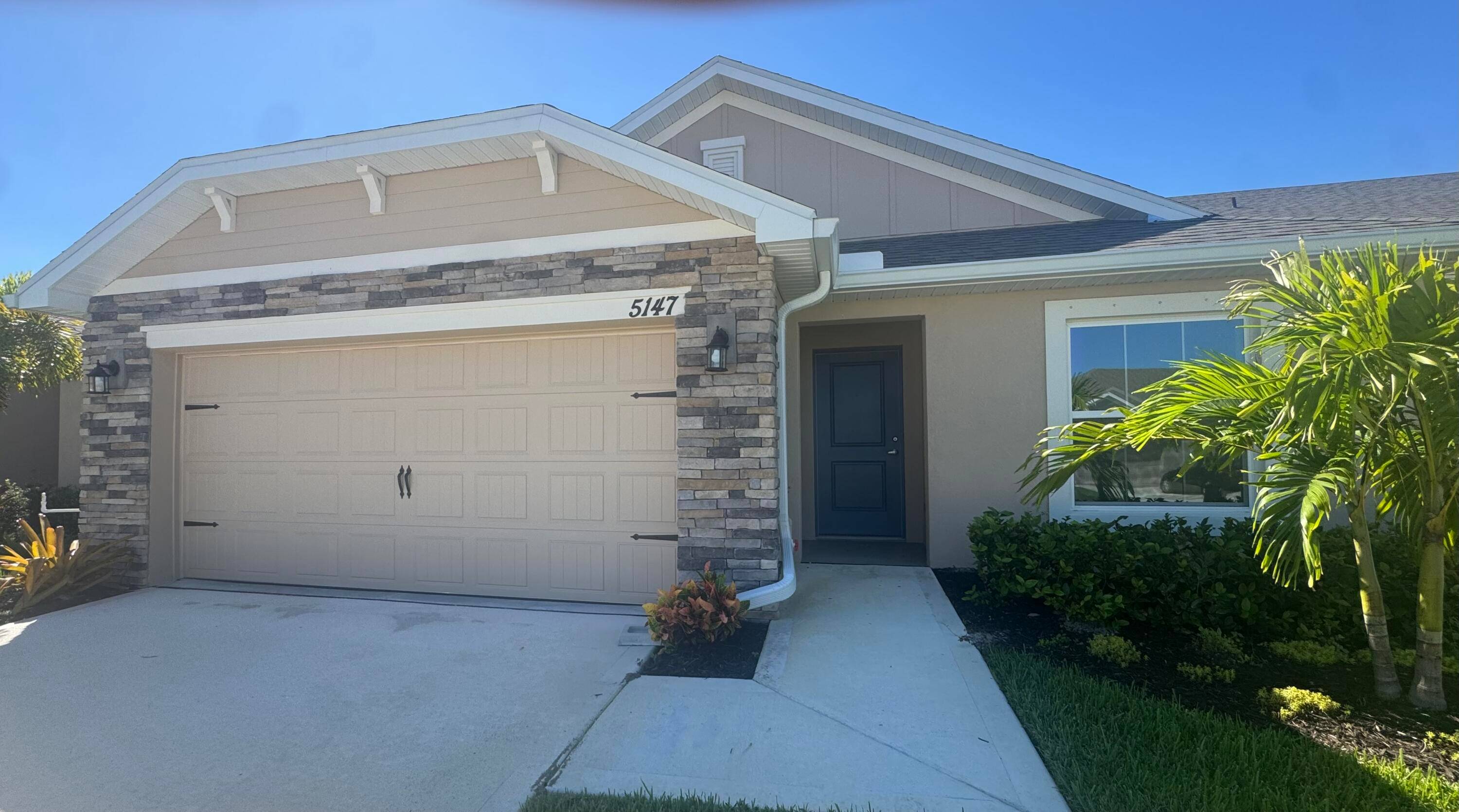 Price Reduced ! Move In Ready With Great Builder Incentives !