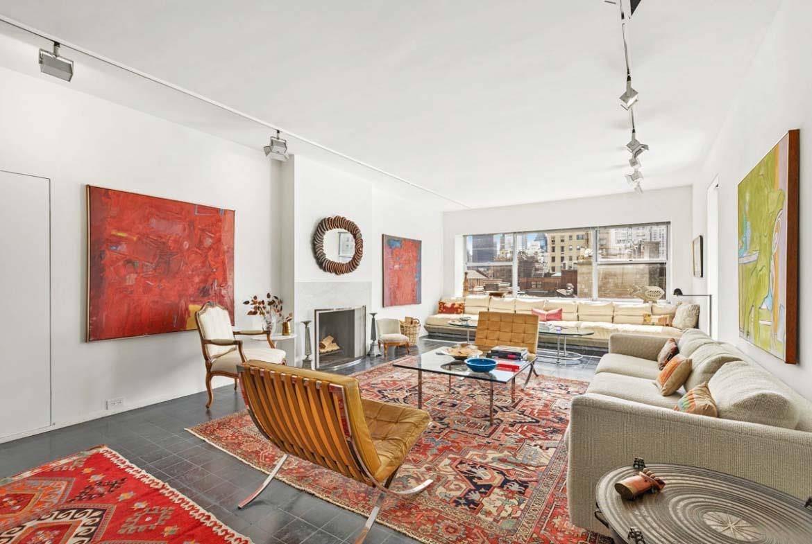 A MUST SEE AT 700 PARK AVENUE WITH A SEPARATE GUEST SUITE, ON SITE PARKING GARAGE amp ; FITNESS CENTER !