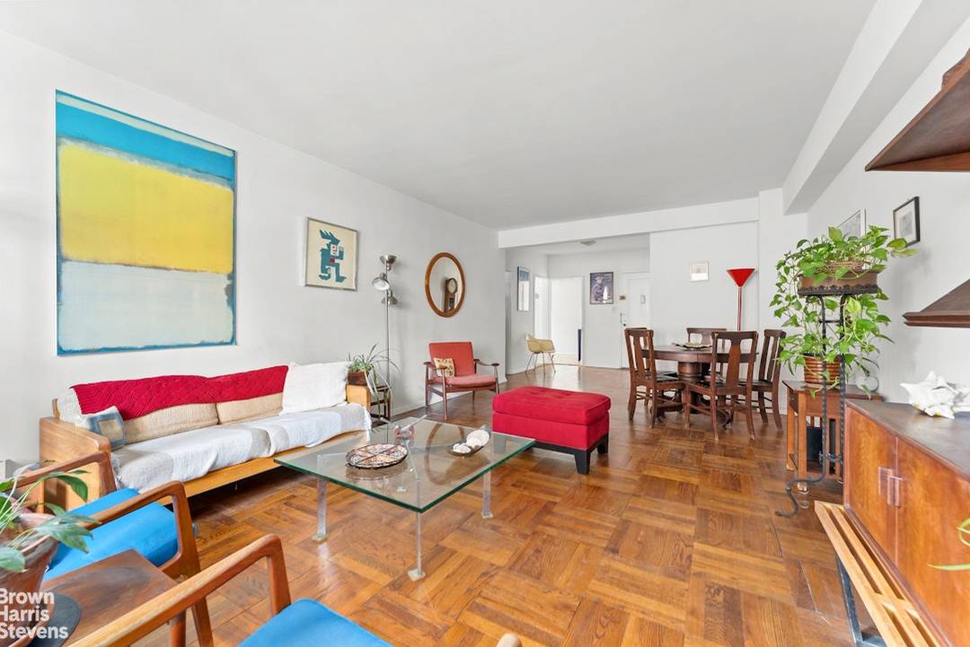Bright, Corner Two Bed One Bath Basking in eastern and southern light, this spacious two bedroom one bathroom home offers attractive city views and cheerful bright light all day.