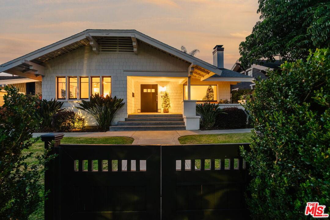 1535  N Gardner St 3BR Hollywood Hills East La