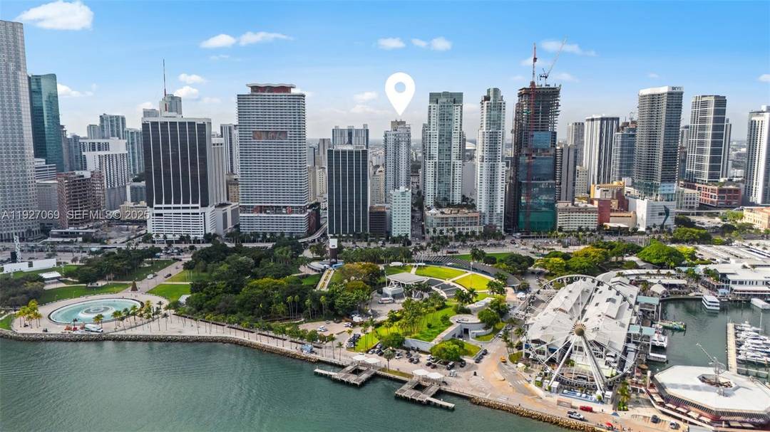 Welcome to The Loft Downtown II, where style meets convenience in the heart of Miami.