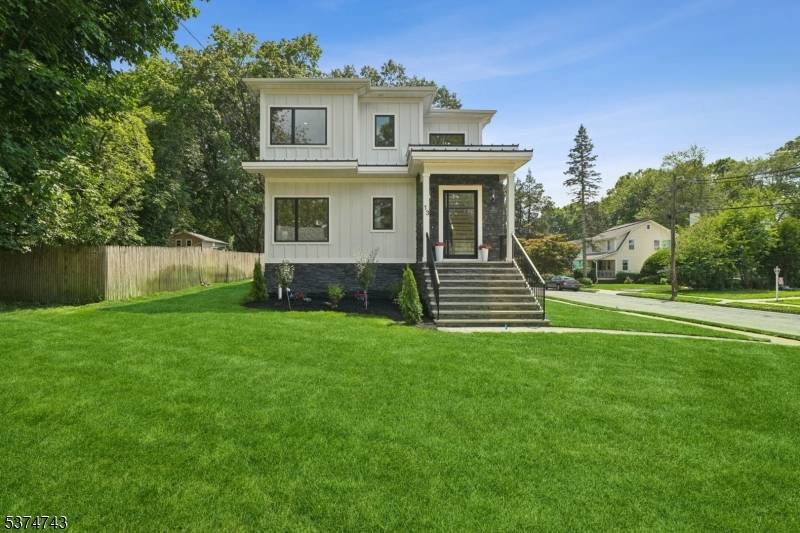 Experience Unparalleled Luxury in this Custom Contemporary Home with approx.